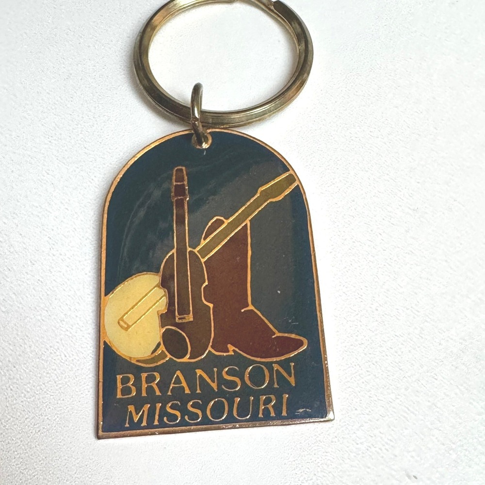 Branson Missouri Souvenir Keychain‎ Boot Banjo Guitar Enamel Gold Tone